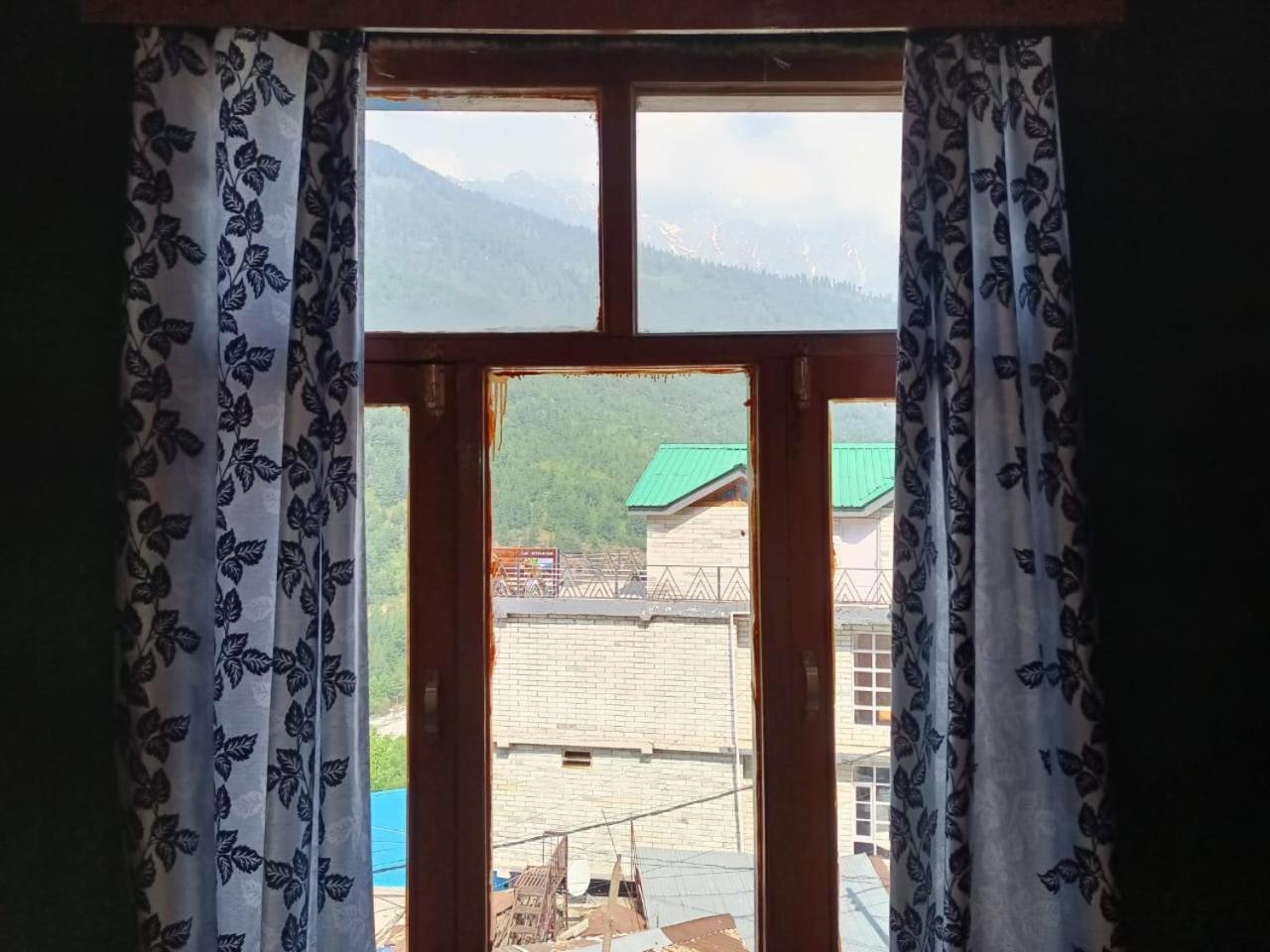 מנאלי Roop Mountain Homestay מראה חיצוני תמונה
