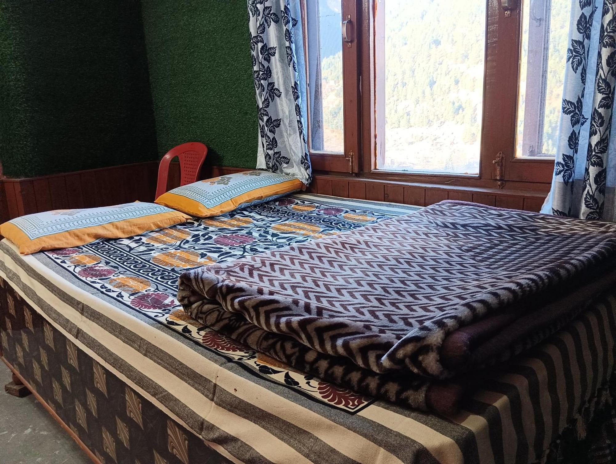 מנאלי Roop Mountain Homestay מראה חיצוני תמונה