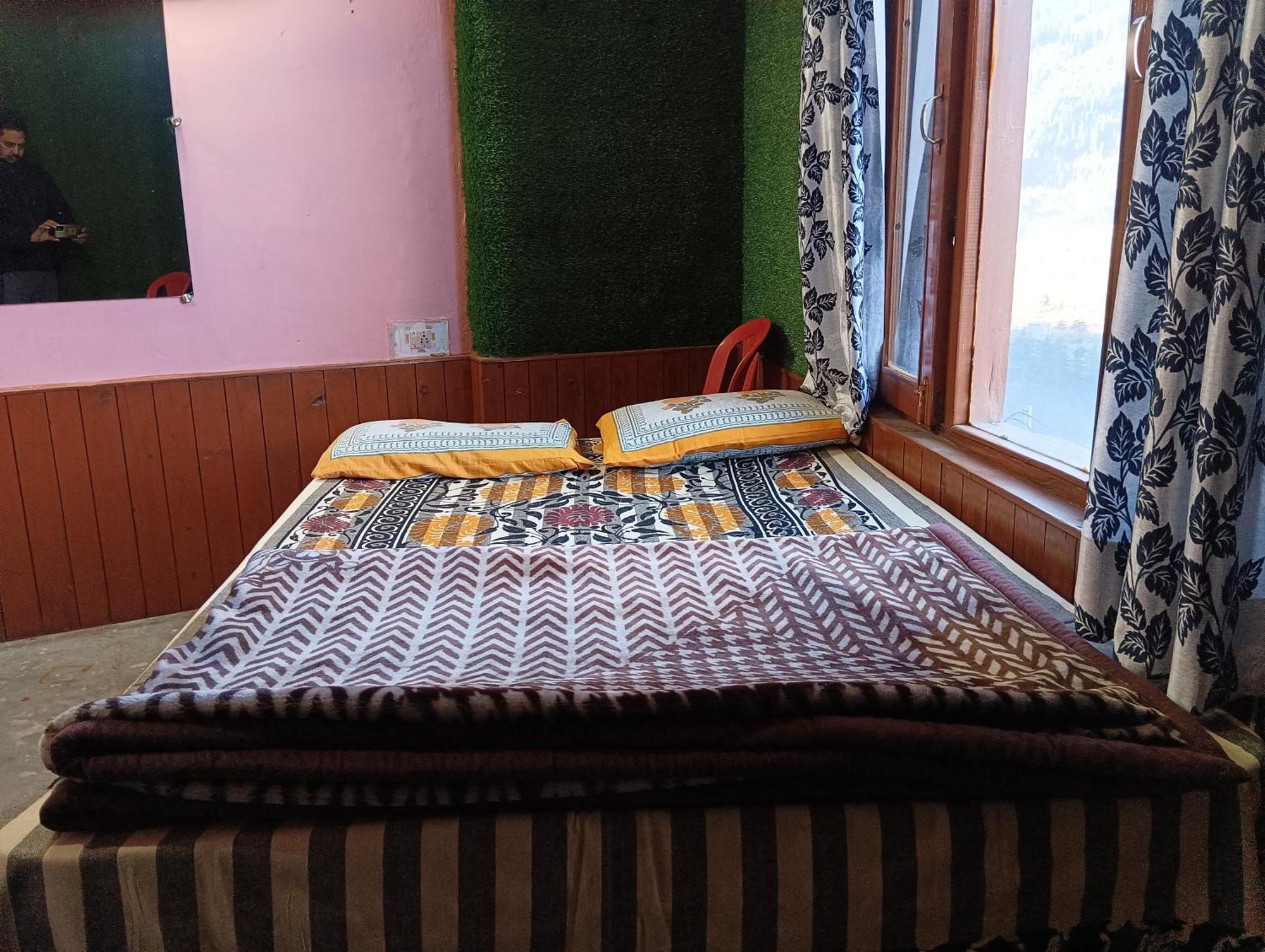 מנאלי Roop Mountain Homestay מראה חיצוני תמונה