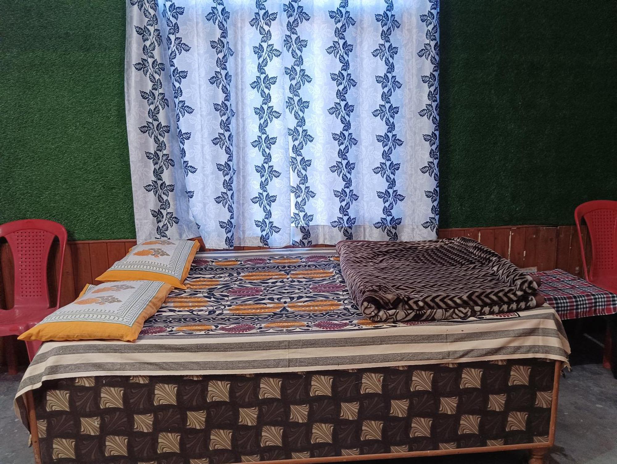 מנאלי Roop Mountain Homestay מראה חיצוני תמונה